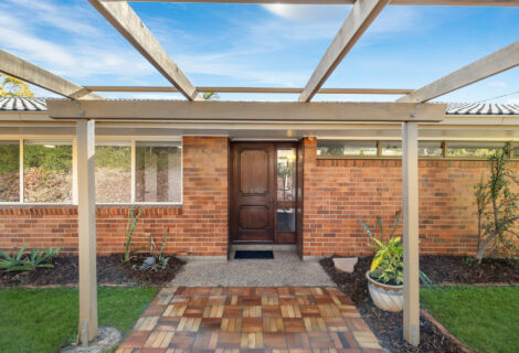 6 Strathspey Street, Kenmore  QLD  4069