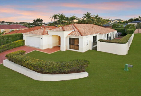 71 Jason Street, Sinnamon Park  QLD  4073